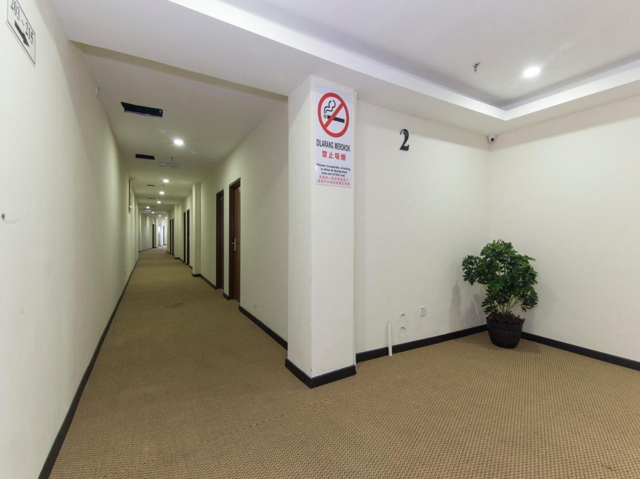 Central Hotel Bahau Zewnętrze zdjęcie
