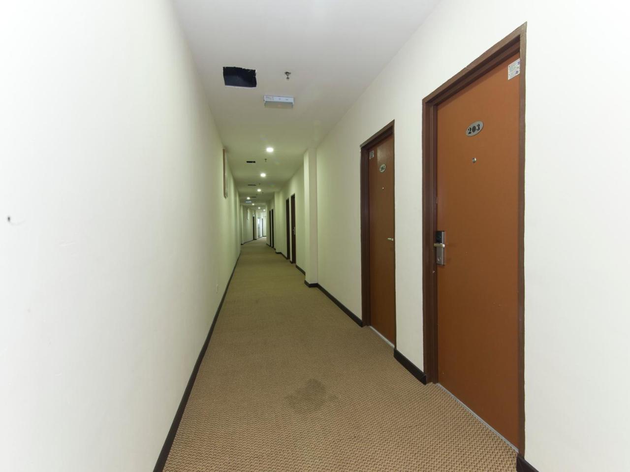 Central Hotel Bahau Zewnętrze zdjęcie