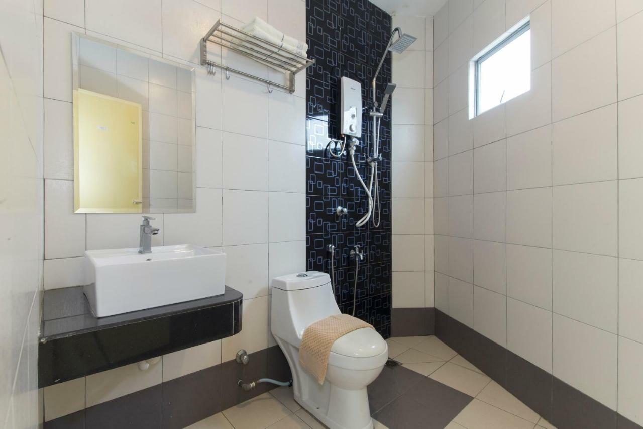 Central Hotel Bahau Zewnętrze zdjęcie